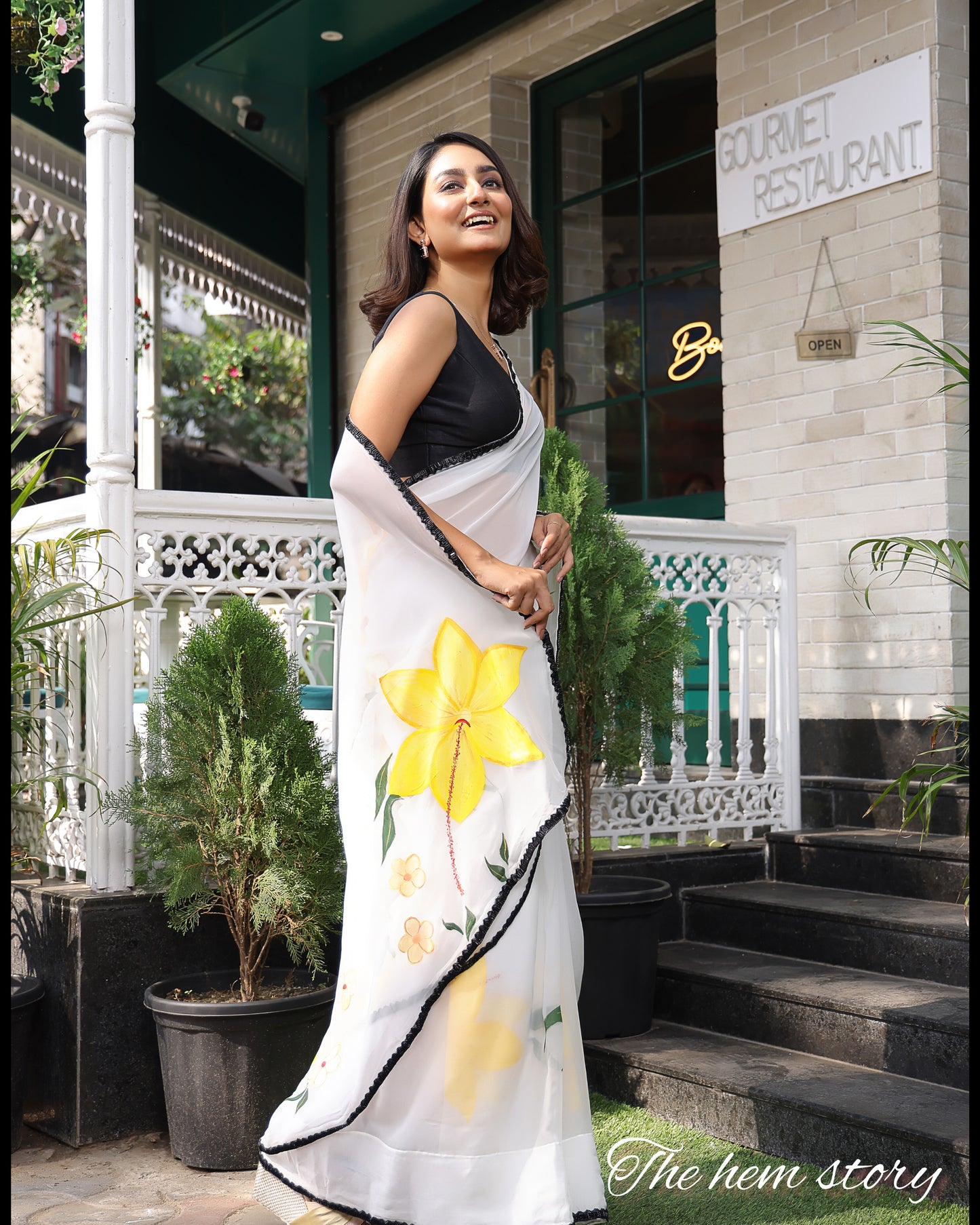CHITRAKARI- White Handpainted Organza Saree